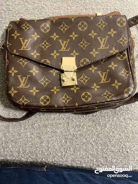 Louis Vuitton شنطه لويس فيتون