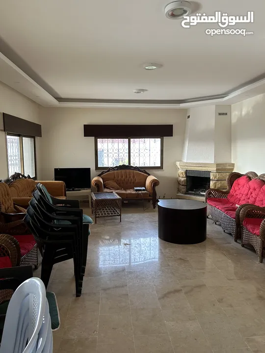 مزرعة و فيلا فاخرة تبعد عن شارع الاردن باقل من 10 دقائق.