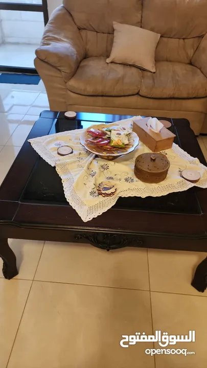 طقم طاولات وسط مستعملة استعمال نظيف