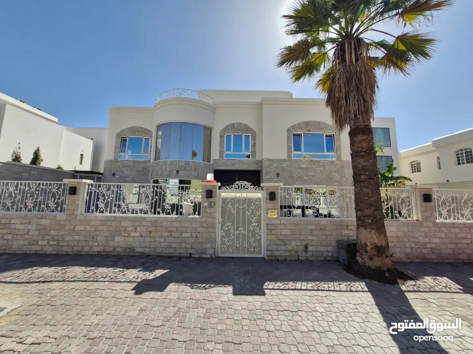 5 + 1 BR Beautiful Spacious Villa for Rent – Azaiba