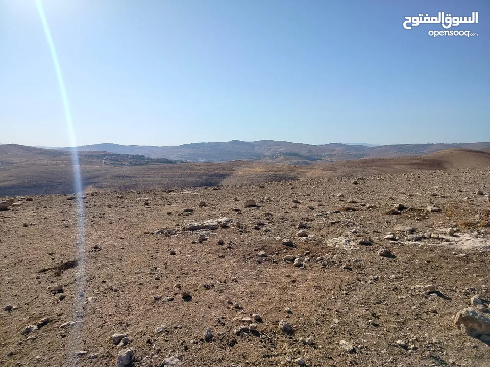قطعة ارض 3دونمات ونصف فقط  مطلة ومرتفعه واصل جميع خدمات شرق جرش دحل