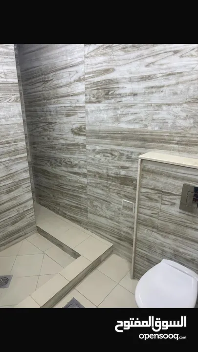 شقه للبيع وسط البلد مع مدخل مستقل