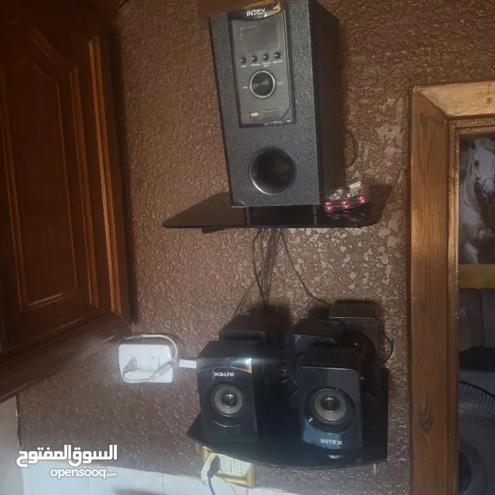 مسجل وسماعات