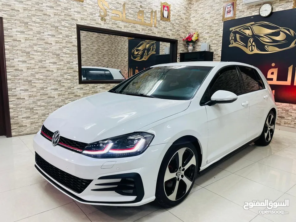 GOLF GTI 2017 MODEL AMERICAN SPECS EXCELLENT CONDITION VERY CLEAN LOW MILEAGE