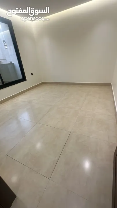 ملحق روف للتمليك في جدة حي الروضة افراغ فوري بسطح خاص من المالك مباشرة