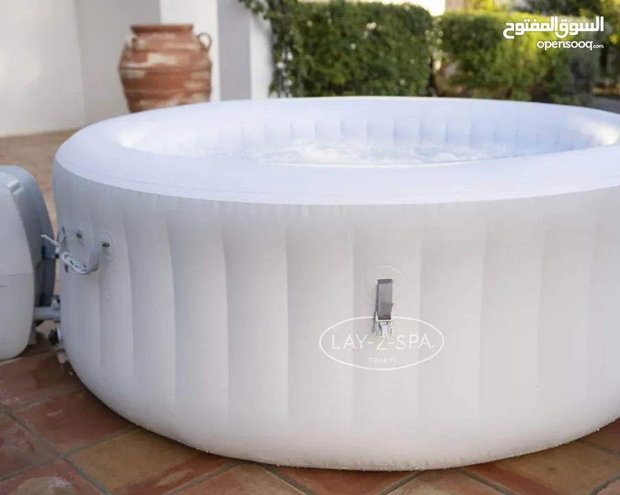جاكوزي jacuzzi بعدة احجام اجمل جلسات الاسترخاء للمنازل ومراكز العلاج الطبيعي والتجميل