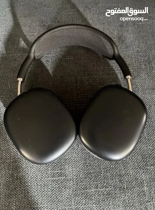 سماعات Apple AirPods Max بحالة ممتازة