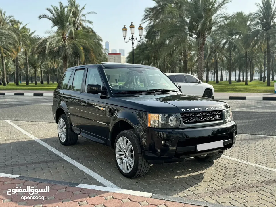 Range Rover Sport the first owner in very excellent condition GCC without accidents Little walk