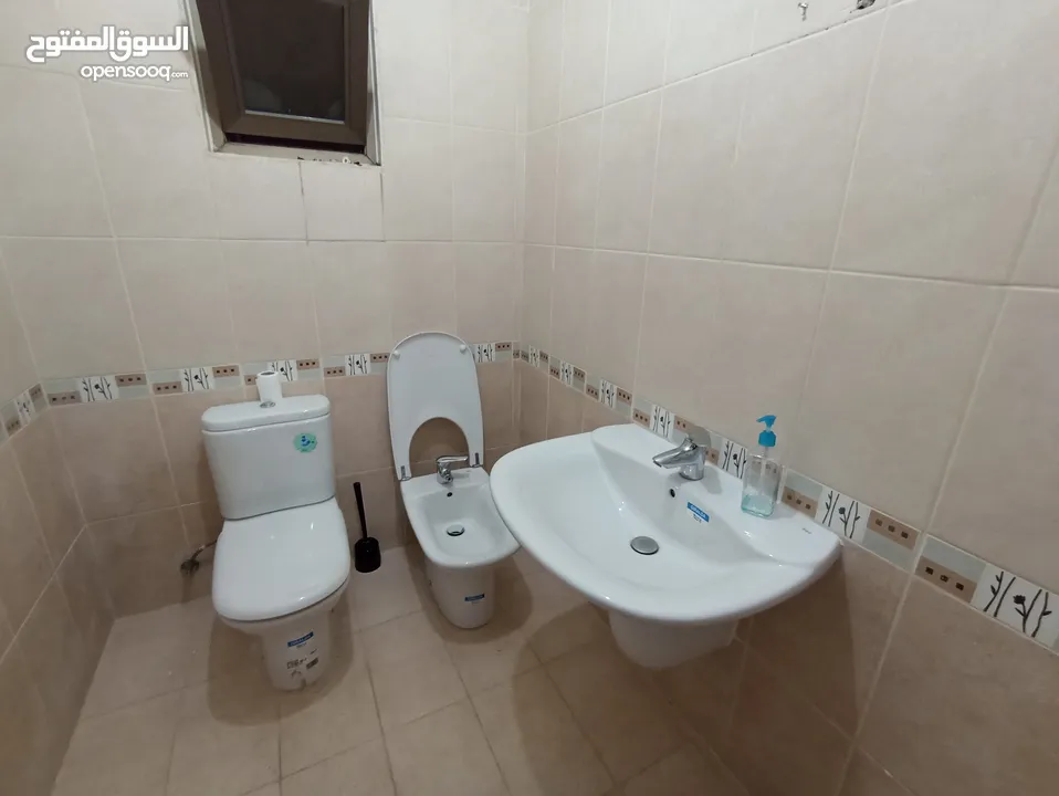 شقة غير مفروشة للإيجار 300م2 ( Property 19203 )-175107091
