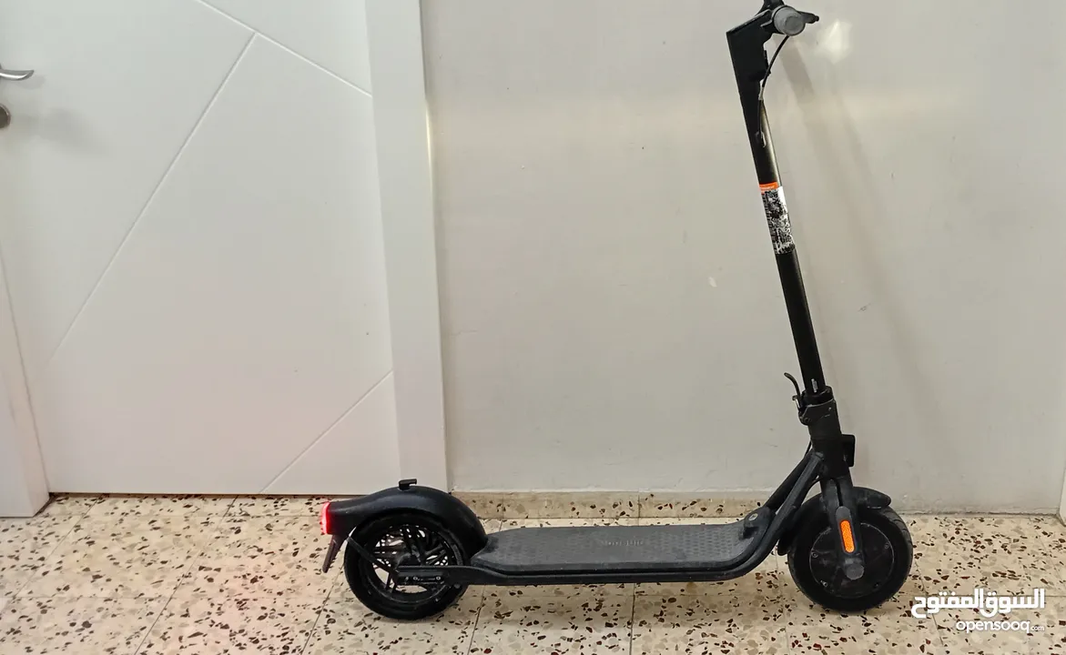 سكوتر كهربائي من شركة ninebot نوع سيجواي F25 المميز مع كل ملحقاته