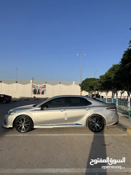 كامري 2020 فل بدون فتحة  فحص كامل - جمرك جديد (( قابل للبدل ))