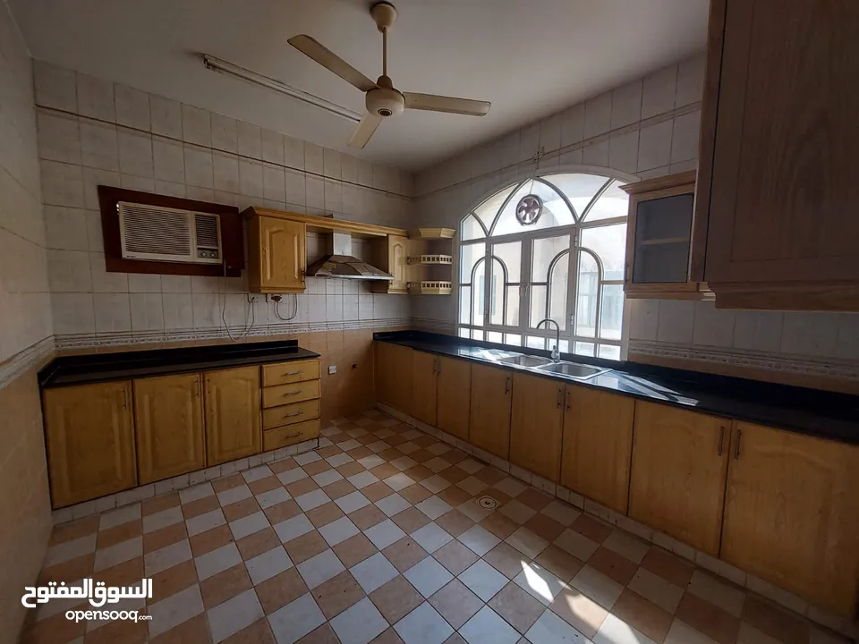 3+Maids Bedrooms Apartment for Rent in Azaiba REF:977R