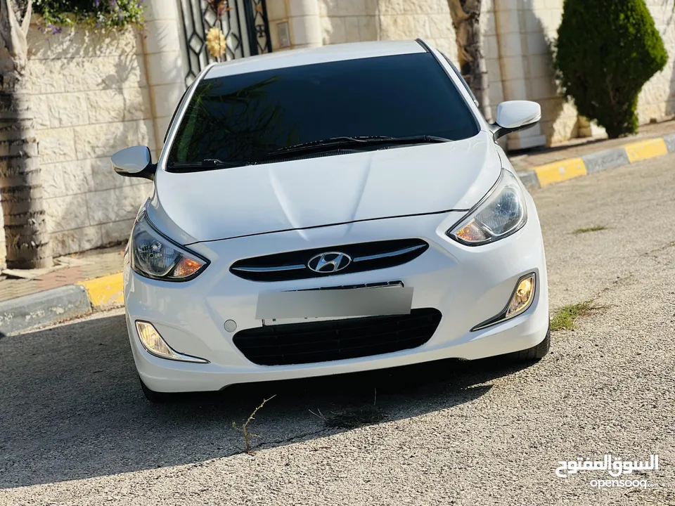 هونداي اكسنت 2017 للبيع اصل برايفت مطور 1.4 / 6 غيار