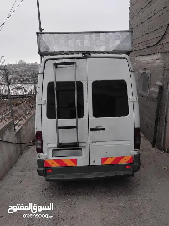 سيارة باص مرسيدس 416