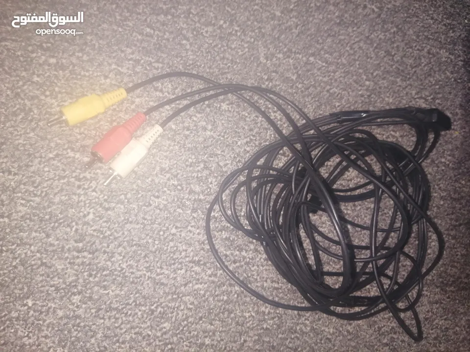 بلاستيشن 2  للبيع بسعر مغري جدا مع أيدي 2