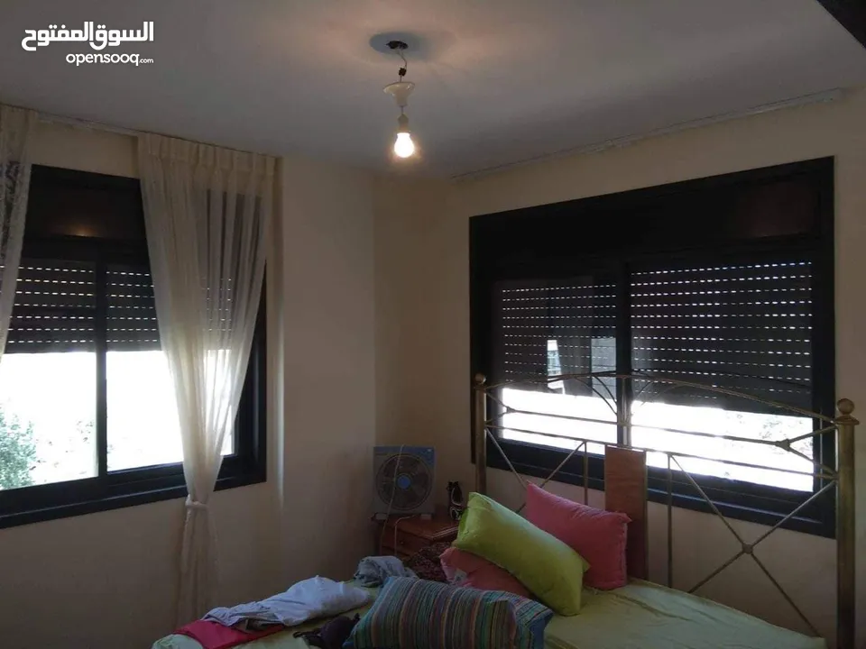 شقة مميزة للبيع - عين منجد / رام اللّٰه الموقع: عمارة السعادة - مقابل قيادة الشرطة مباشرة