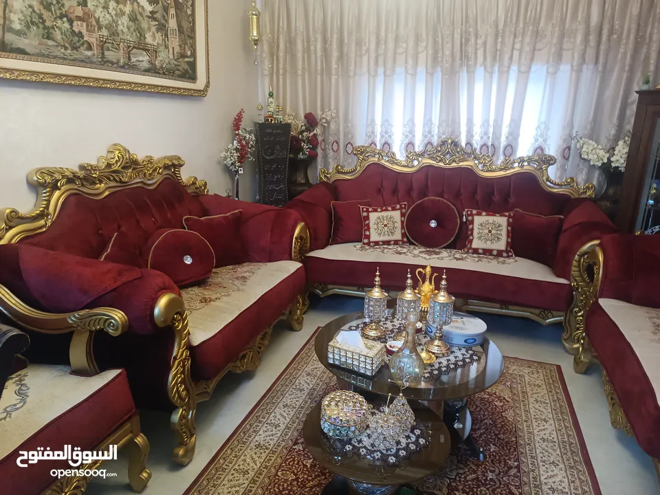 طقم كنب حفر خشب زان 9 مقاعد بحالة الوكالة للبيع