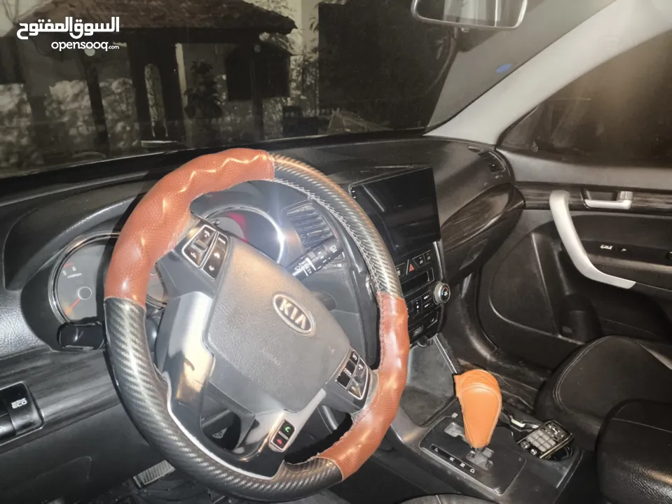 كيا سيرنتو4×4ديزل متور2200 فول اضافات فتحه بانوراما هوك مسجل بترخيص