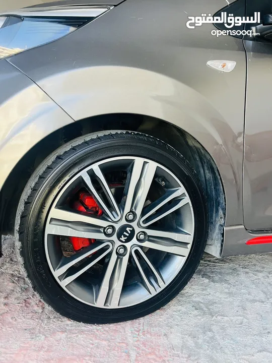 Kia Picanto GTline  امكانية البيع دفعة وشيكات  خدمة التوصيل متوفرة