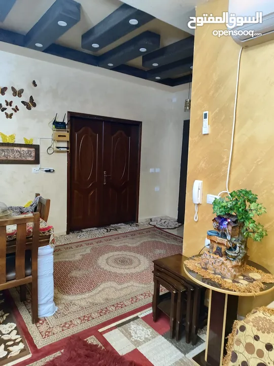 بيت منفصل مع حديقة للبيع بسبب السفر طولكرم شارع كتابا قرب حلويات البدر وجامع القيسي