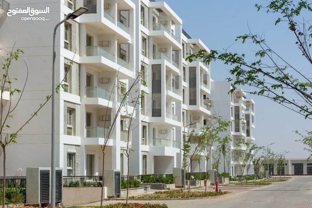 استلام فوري جاهزه للسكن  متشطبه بجوار مدينتي  كومبوند متكامل الخدمات  مساحات تبداء من 127m الي 200m