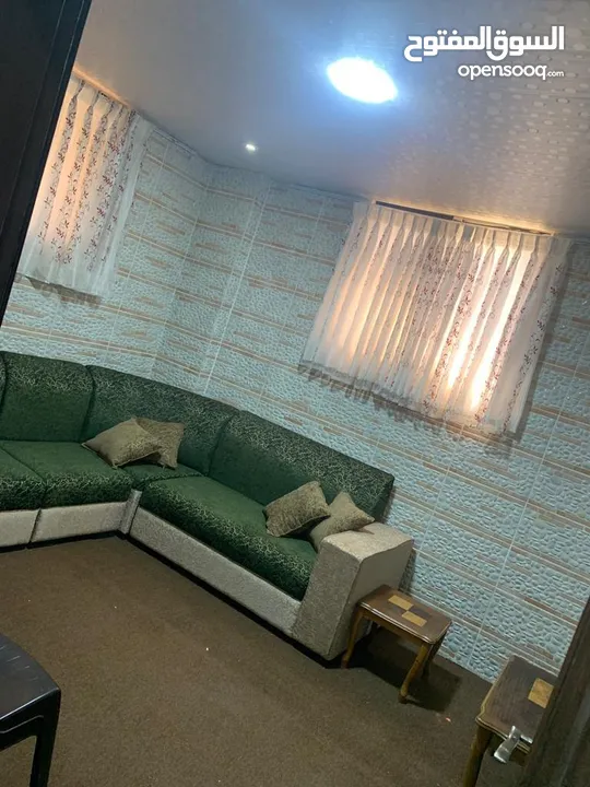 ستوديوهات ومخازن