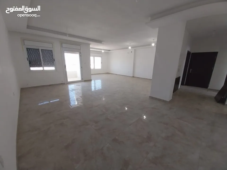 شقة غير مفروشة للإيجار ( Property 38838 ) سنوي فقط