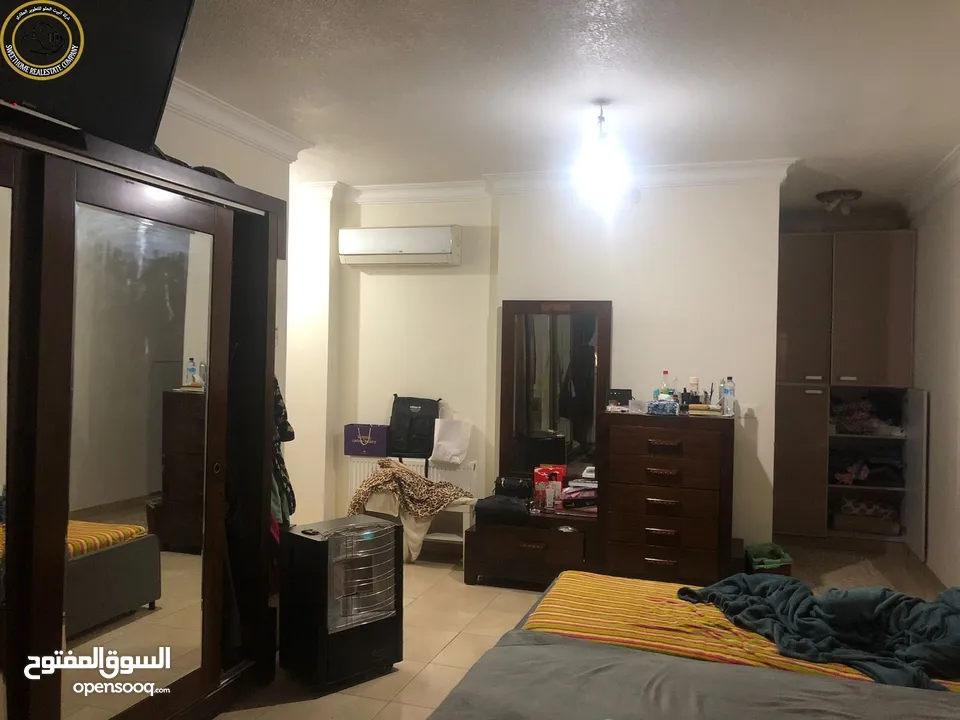 شقة أرضية مفروشة فاخرة للبيع في خلدا 200م مع حديقة وترسات 200م تشطيب سوبر ديلوكس