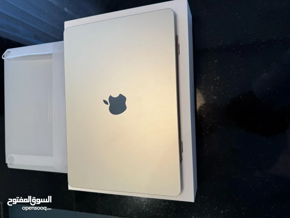 Almost New Macbook Air M3 ( amazing deal )   شبه جديد ماك بوك اير ( صفقة ذهبية )