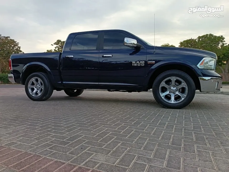 دودج بيكاب رام 1500 LARAMIE