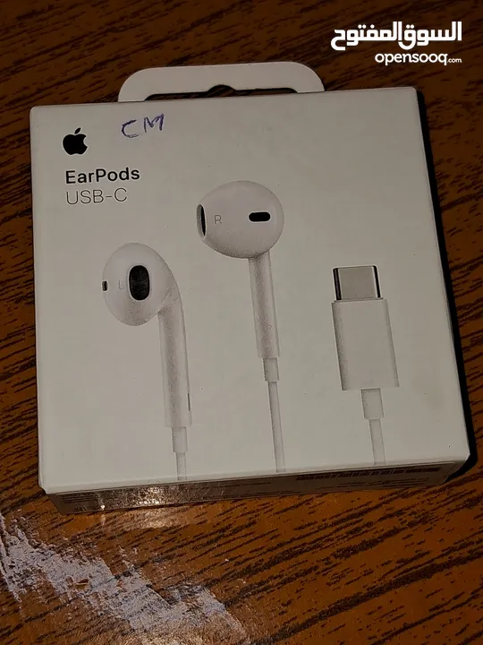 ..سماعات EarPods. جديد Apple..                  USB-C.