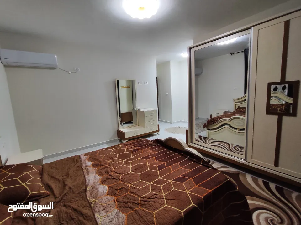 شقة مفروشة للإيجار في عين منجد