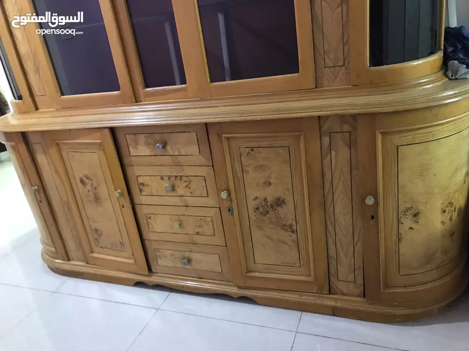 بوفيه خشب زان بحال الوكالة