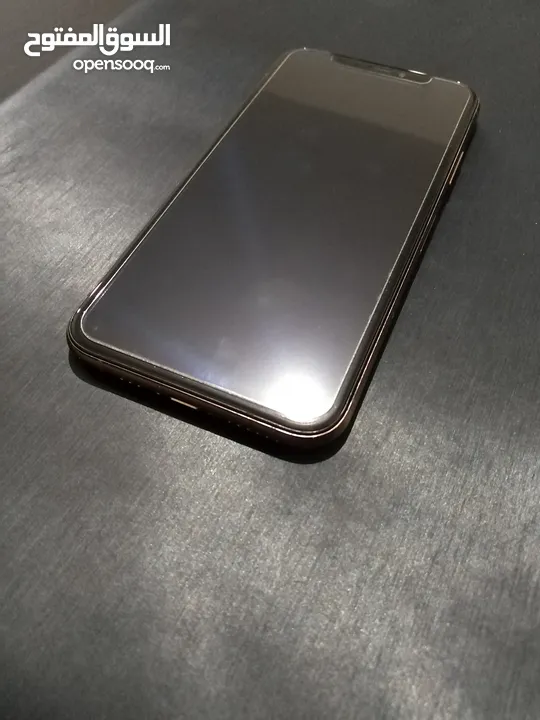 iPhone XS مستعمل للبيع بسعة 64 جيجا