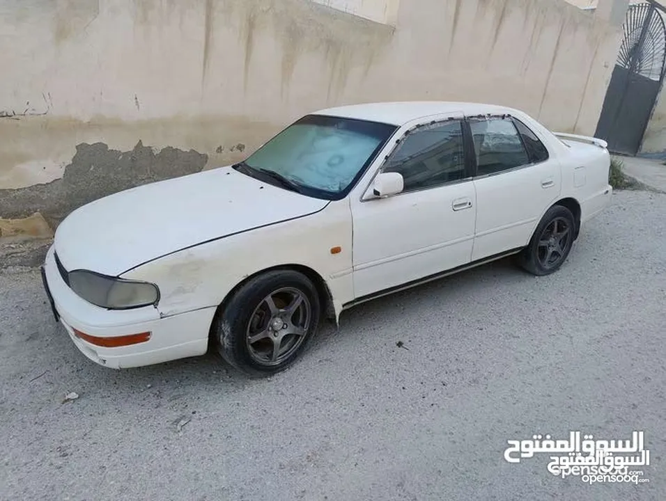 تويوتا كامري 1996 .... للبدل او للبيع