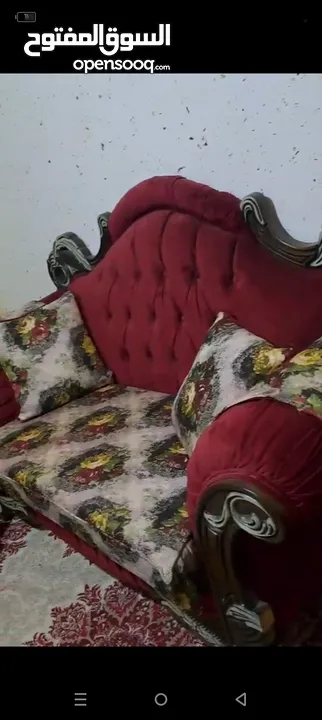 طقم كنب بحالة ممتازة خشب ثقيل للبيع