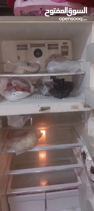 ثلاجة للبيع شغالة 100 /100