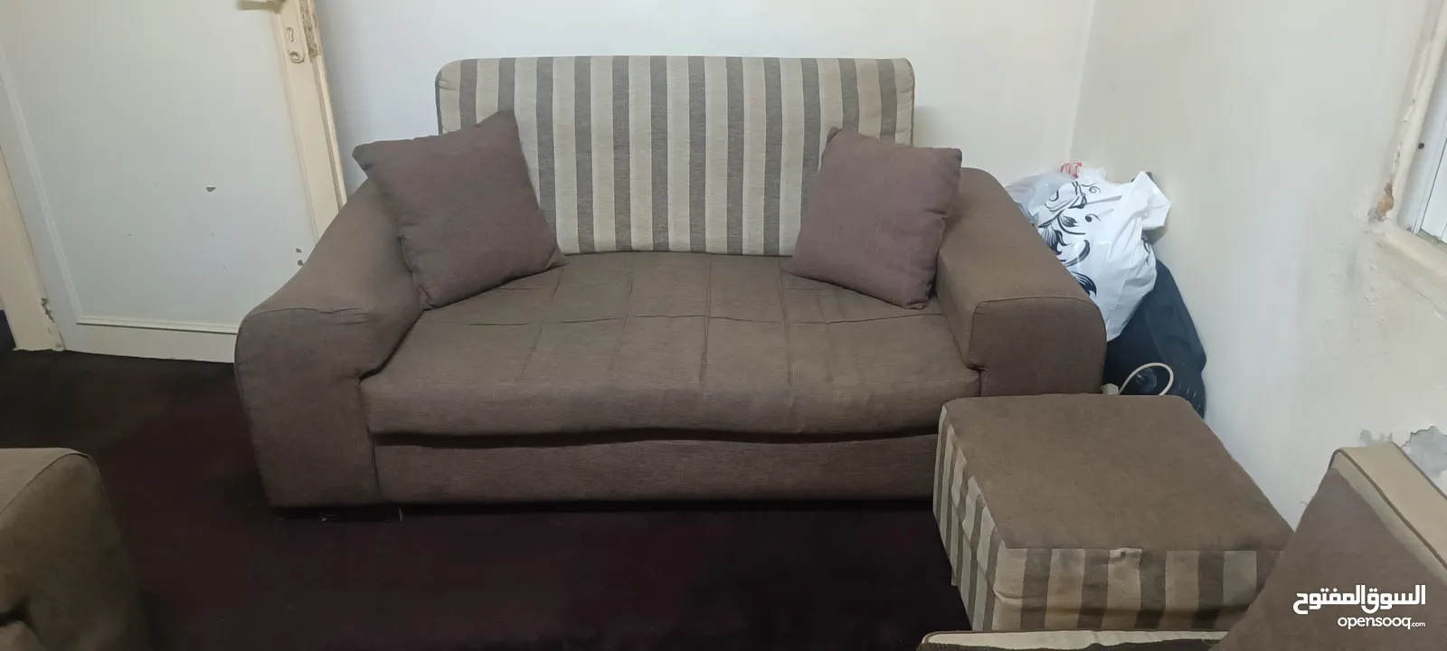 طقم كنب كورنر للبيع ب 100 دينار