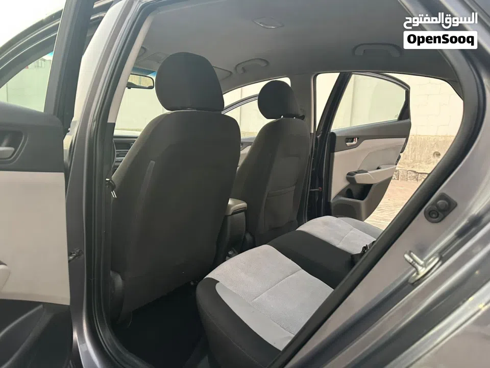 هيونداى أكسنت1600 سى سى موديــل 2018بدون حوادث خليجـــــــــى كشافات ضباب تكييــــف باورسنترلوك