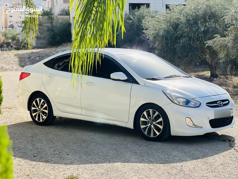 هونداي اكسنت 2017 للبيع اصل برايفت مطور 1.4 / 6 غيار