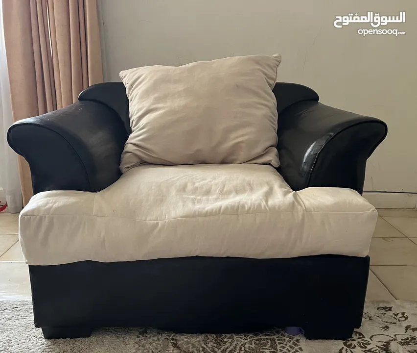 Selling a Cosy & Beautiful Sofa  (3-2-1 seater) set