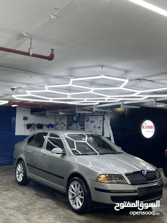 سكودا اوكتافيا بنزين اوتماتيك اصل حكومي مطور 1.6 بحالة الوكاله موديل 2007