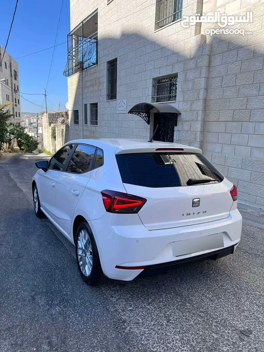 سيات ابيزا جير عادي كرتونة