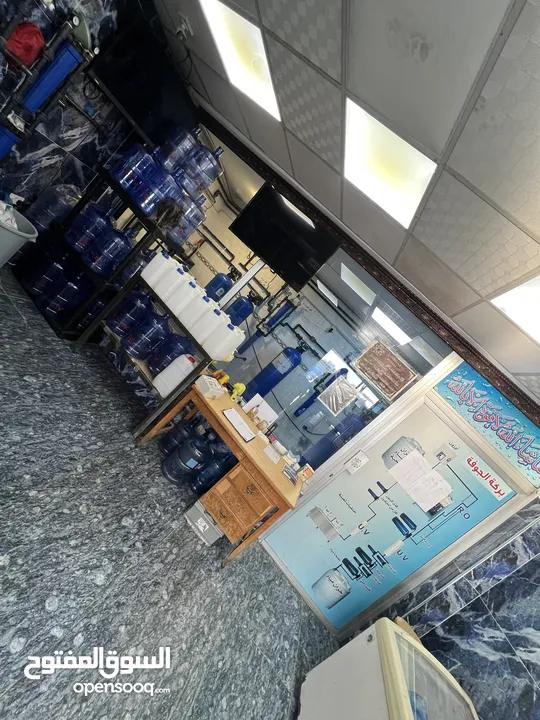 محطة مياه و مطعم شاورما و سناك