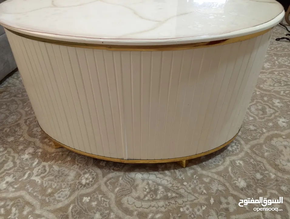 طاولة وسط قياس 90  خشب Hdf استخدام بسيط خدوش لا تذكر