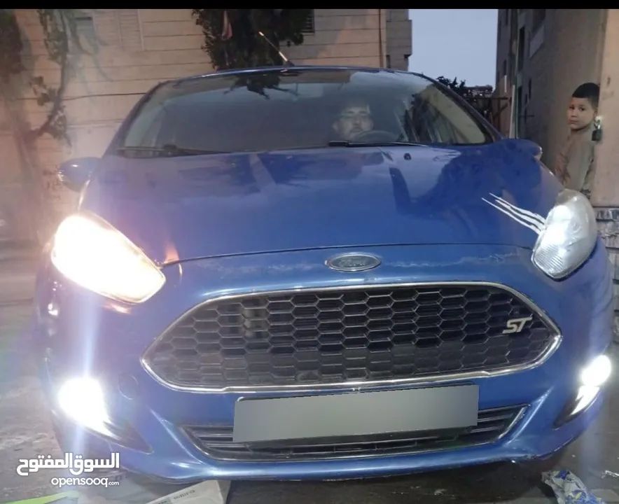 فورد فيستا 2013 للبيع