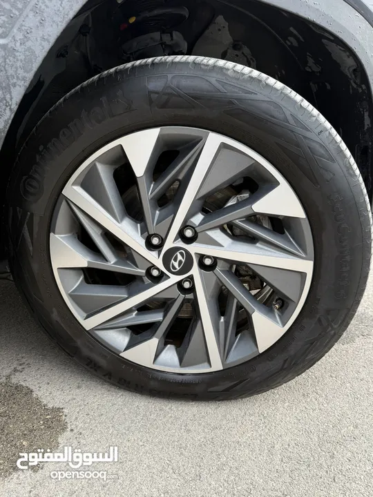 هونداي توسان ترخيص 2021 محرك 1600 بنزين+بطاريه مساعده دفع 4*2 جير أوتوماتيك 180 حصان