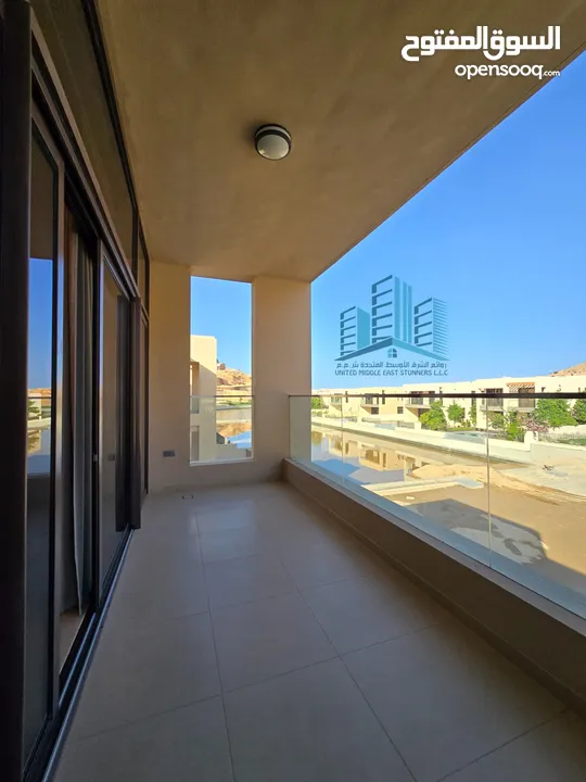 BEAUTIFUL MODERN FULLY FURNISHED WATERFRONT 4+1 BR VILLA IN MUSCAT BAY
