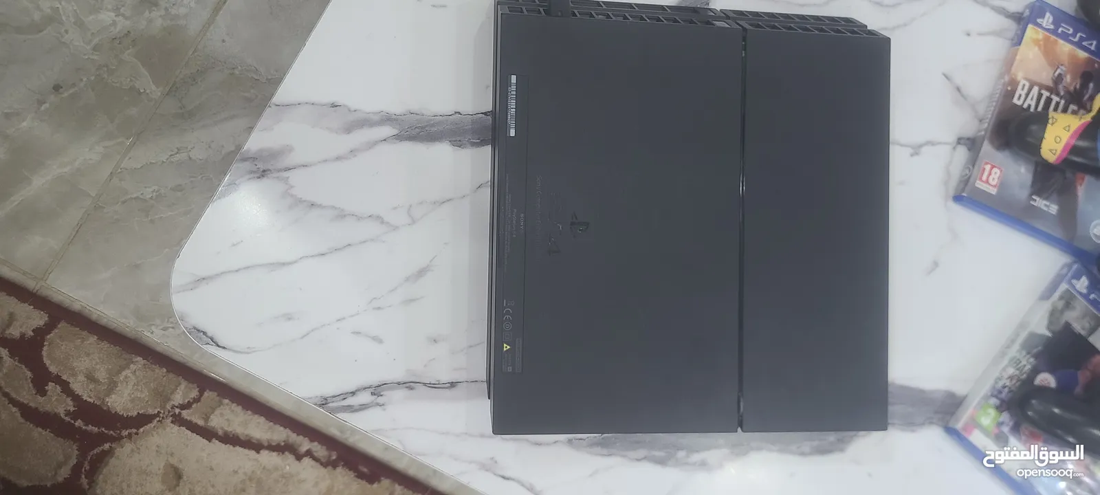 بلايستيشن فور فات ون تيرا بايت نضيفة جداً ولا مرا معطله او راحت على صيانه و كنت انضفها كل أسبوع مرا.