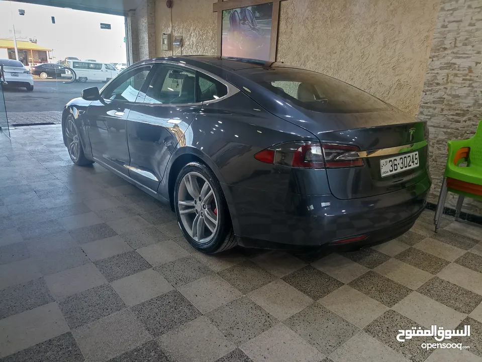 TESLA MODEL S 2014